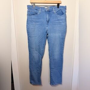 Womens Levi’s 312 Shaping Slim Jeans - Size 33